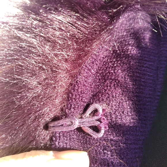 🌱🌾BEAUTIFUL Wrap Vest Deep Grape Color with faux fur accents 😲 - Picture 9 of 10